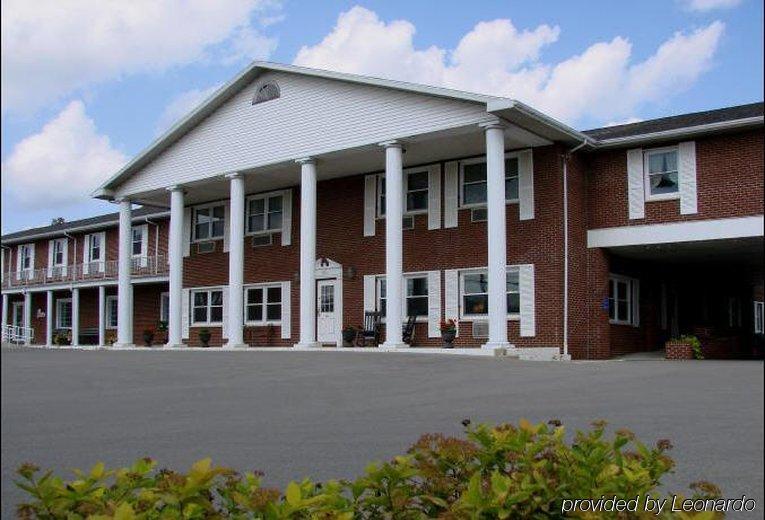 Bicentennial Inn Buckhannon Exterior photo