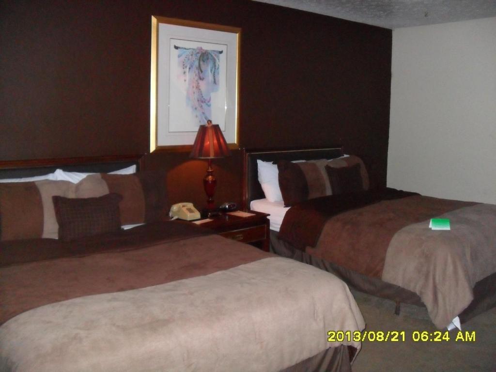 Bicentennial Inn Buckhannon Room photo